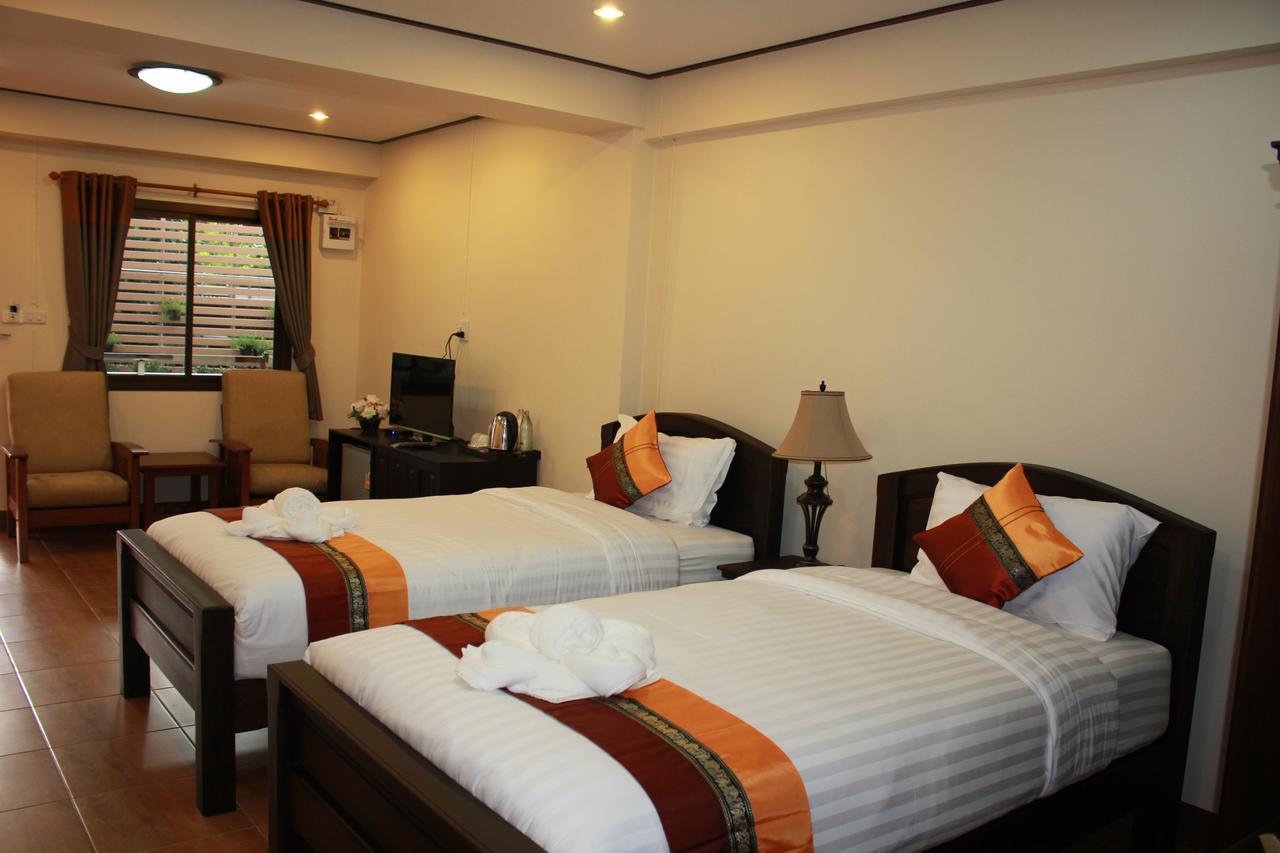 Nanbaankhun Hotel Екстер'єр фото