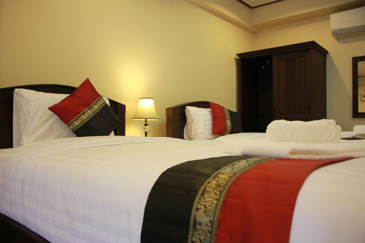 Nanbaankhun Hotel Екстер'єр фото