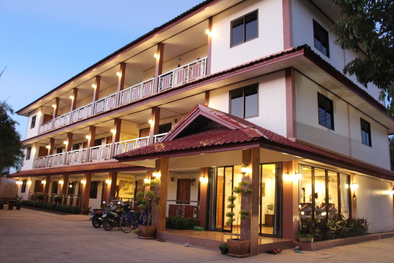 Nanbaankhun Hotel Екстер'єр фото