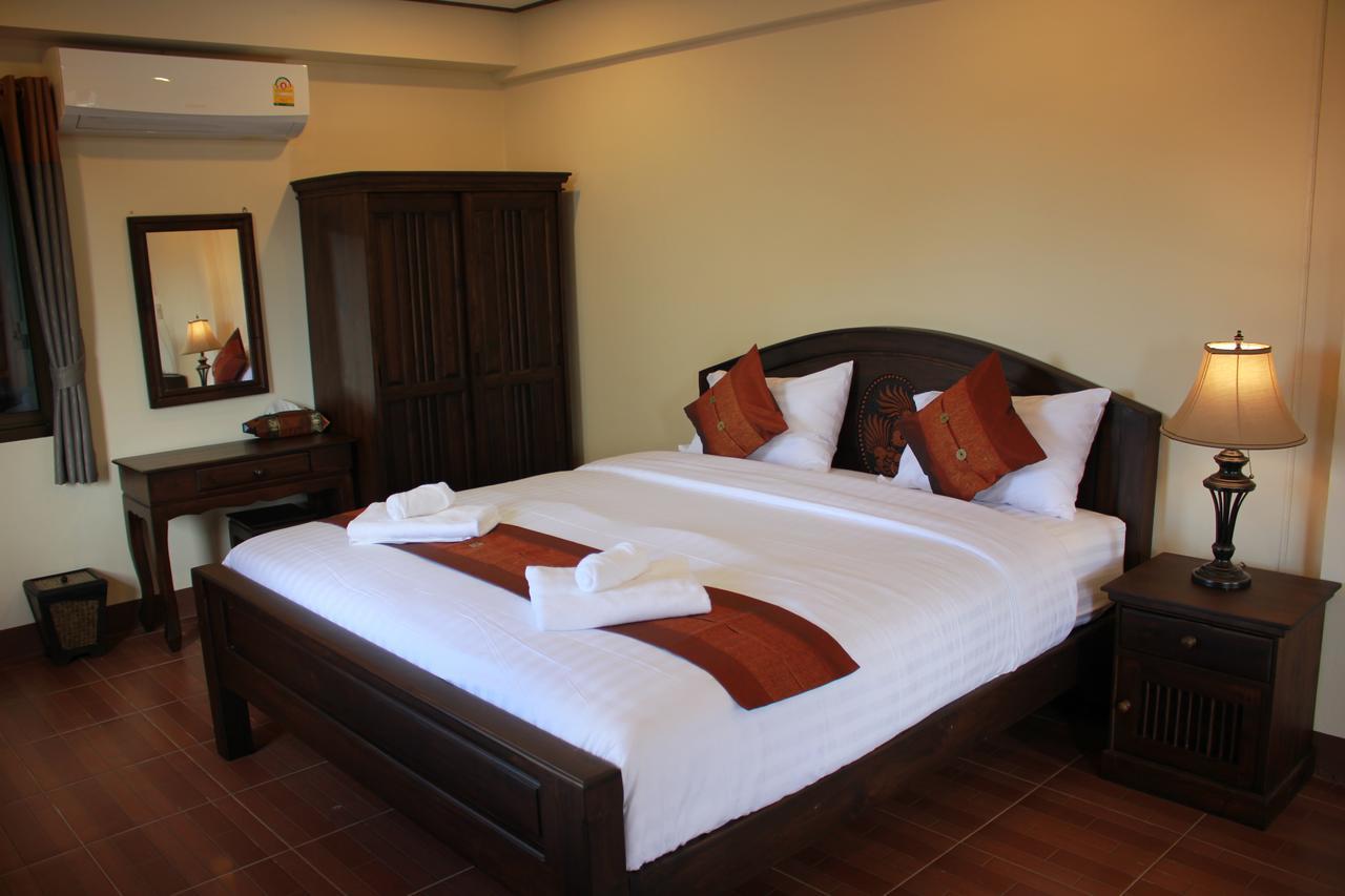 Nanbaankhun Hotel Екстер'єр фото