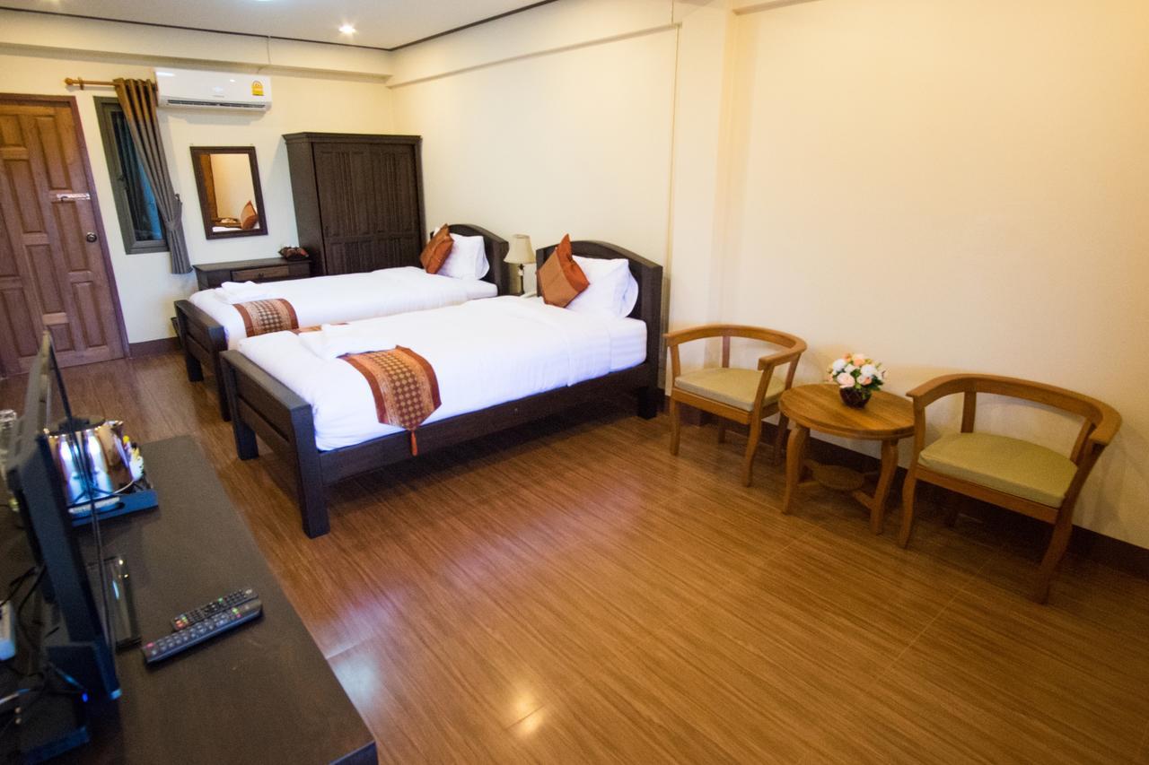 Nanbaankhun Hotel Екстер'єр фото
