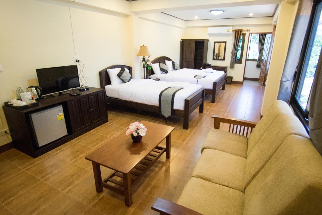 Nanbaankhun Hotel Екстер'єр фото
