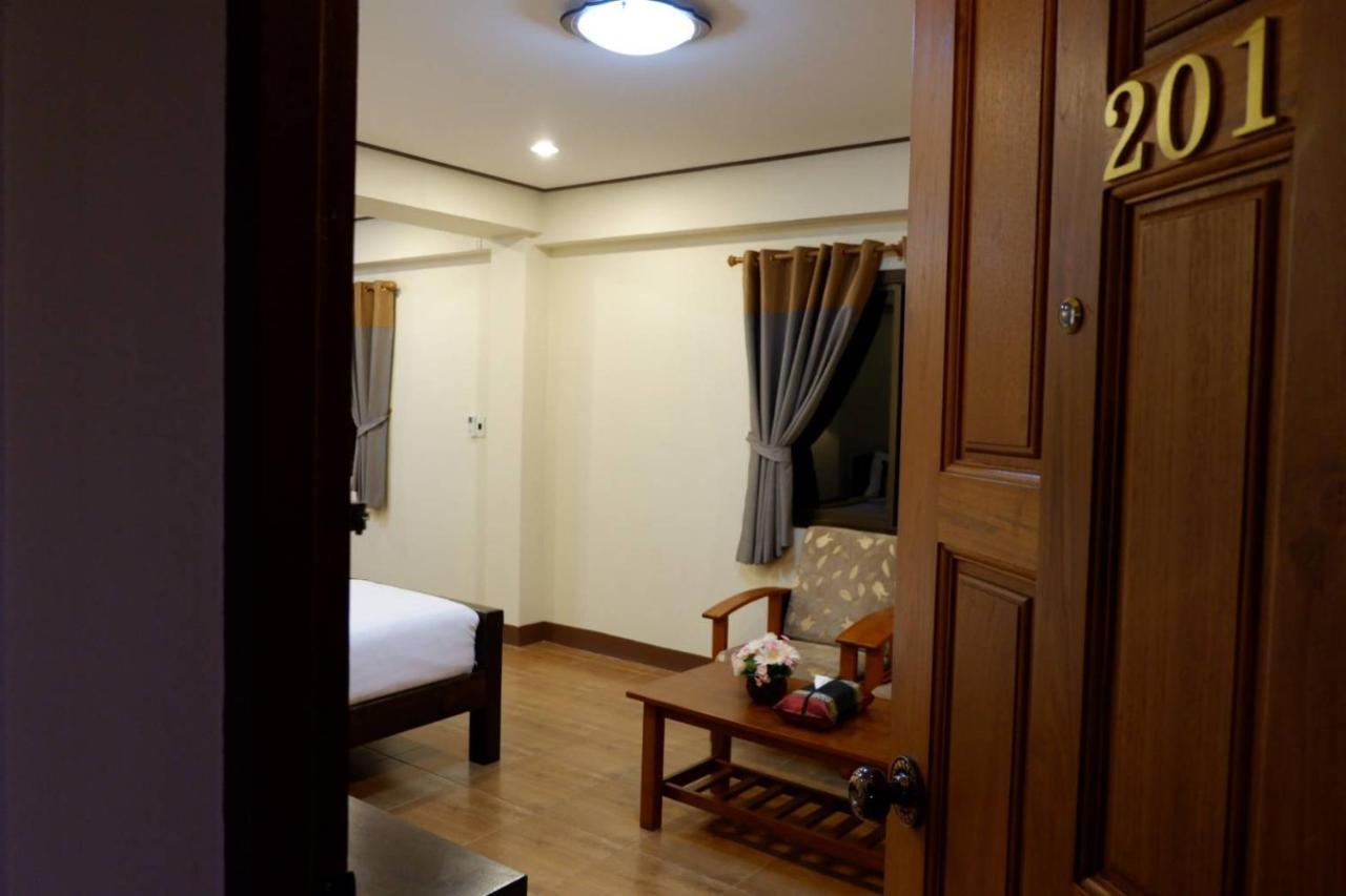 Nanbaankhun Hotel Екстер'єр фото