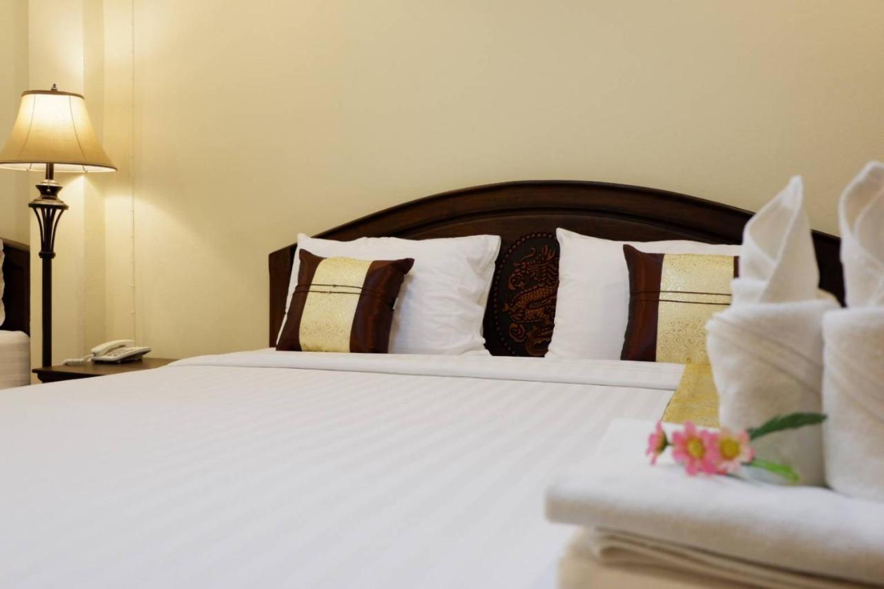 Nanbaankhun Hotel Екстер'єр фото
