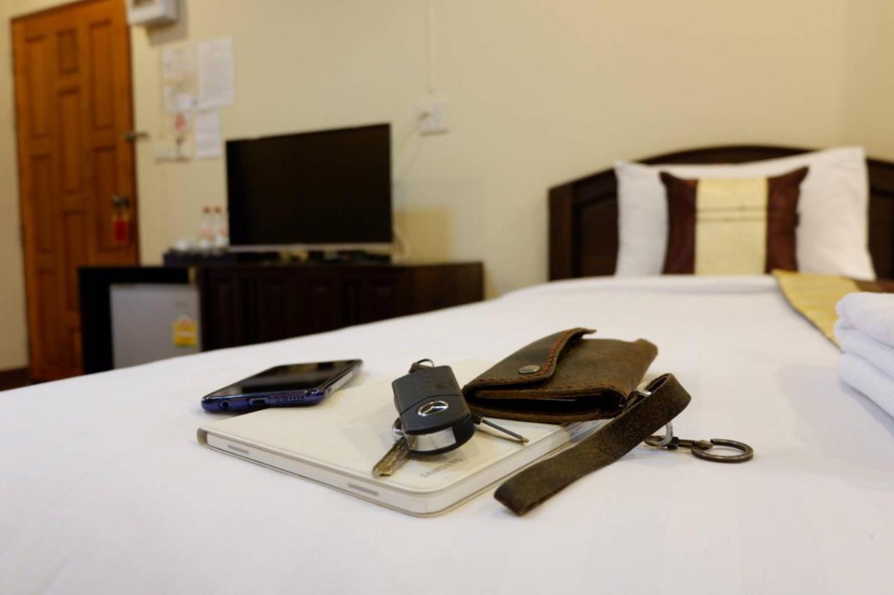 Nanbaankhun Hotel Екстер'єр фото