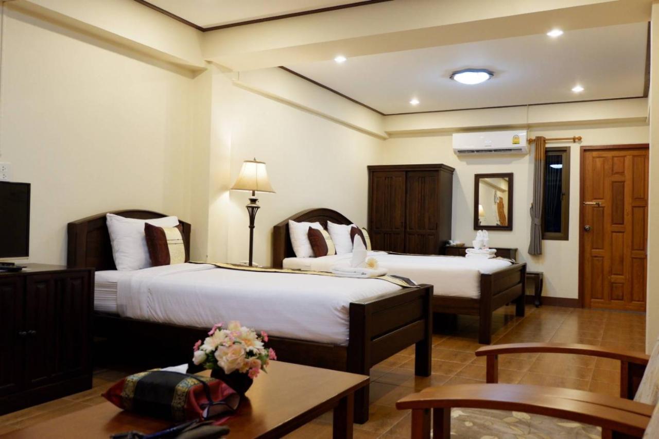 Nanbaankhun Hotel Екстер'єр фото