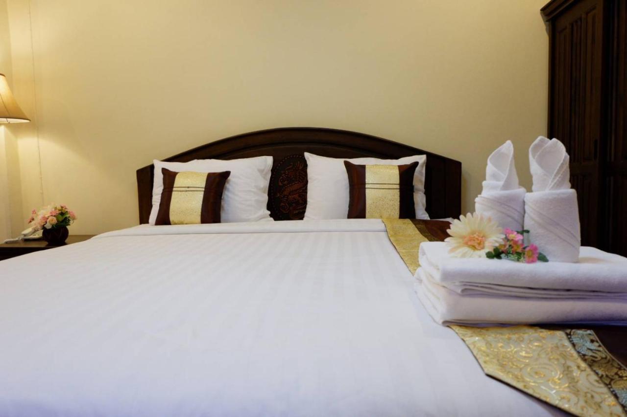 Nanbaankhun Hotel Екстер'єр фото