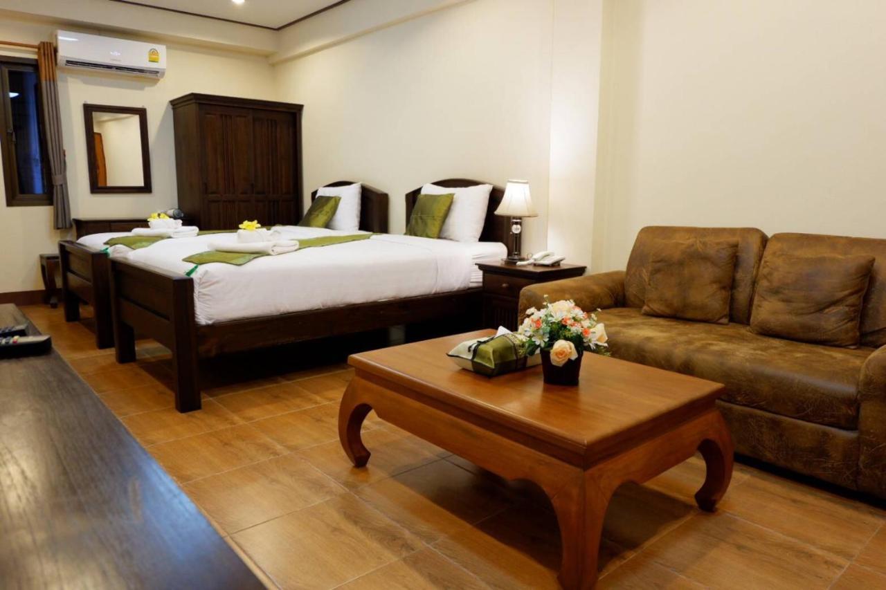 Nanbaankhun Hotel Екстер'єр фото