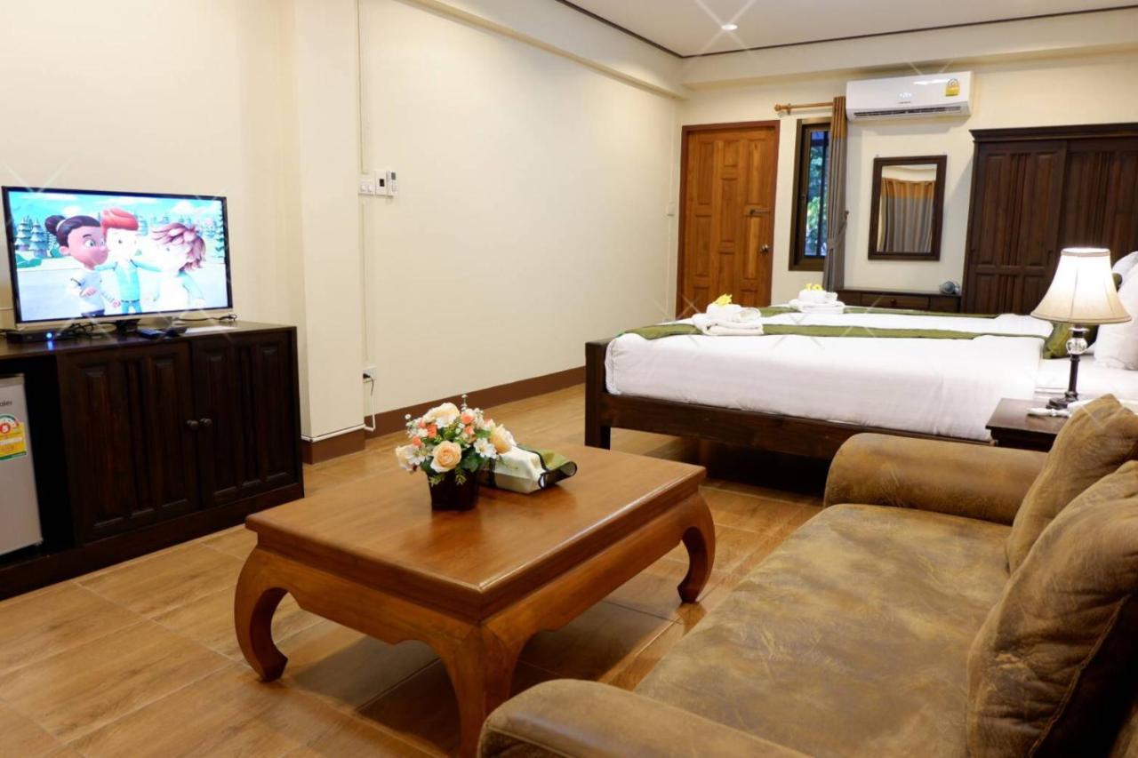 Nanbaankhun Hotel Екстер'єр фото