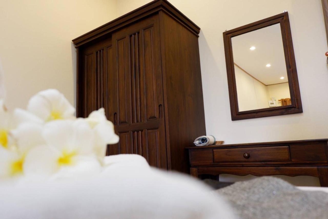 Nanbaankhun Hotel Екстер'єр фото