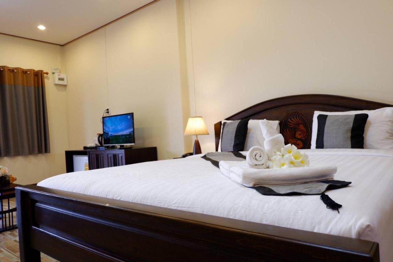 Nanbaankhun Hotel Екстер'єр фото