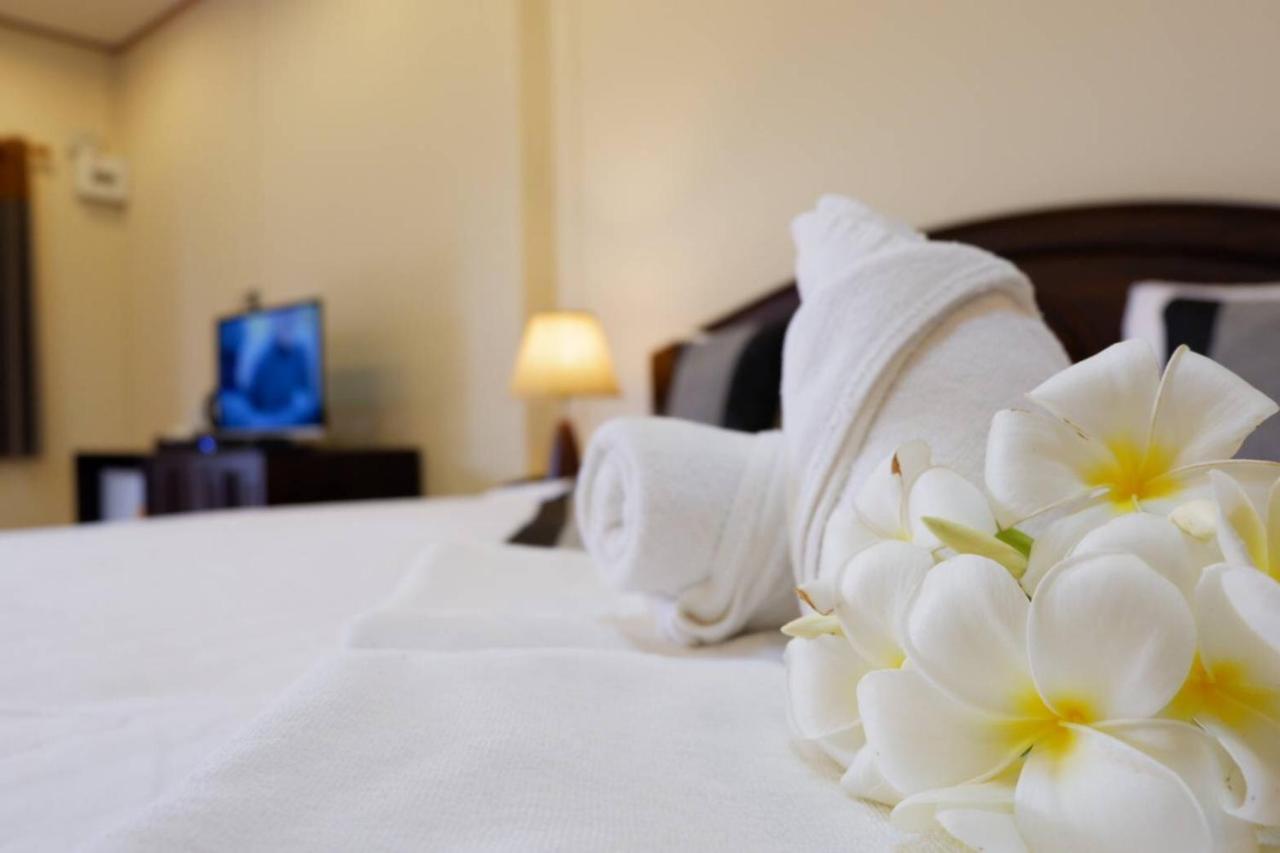 Nanbaankhun Hotel Екстер'єр фото