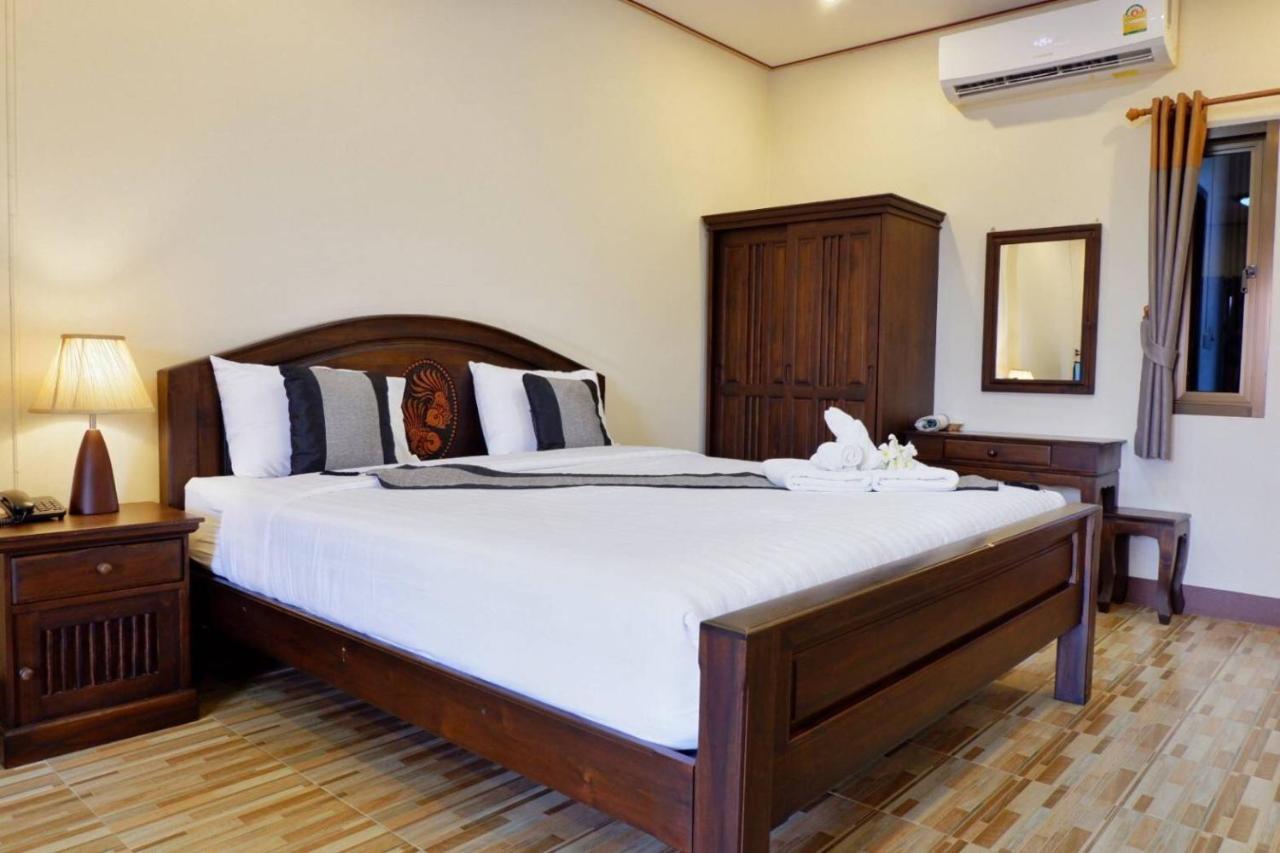 Nanbaankhun Hotel Екстер'єр фото