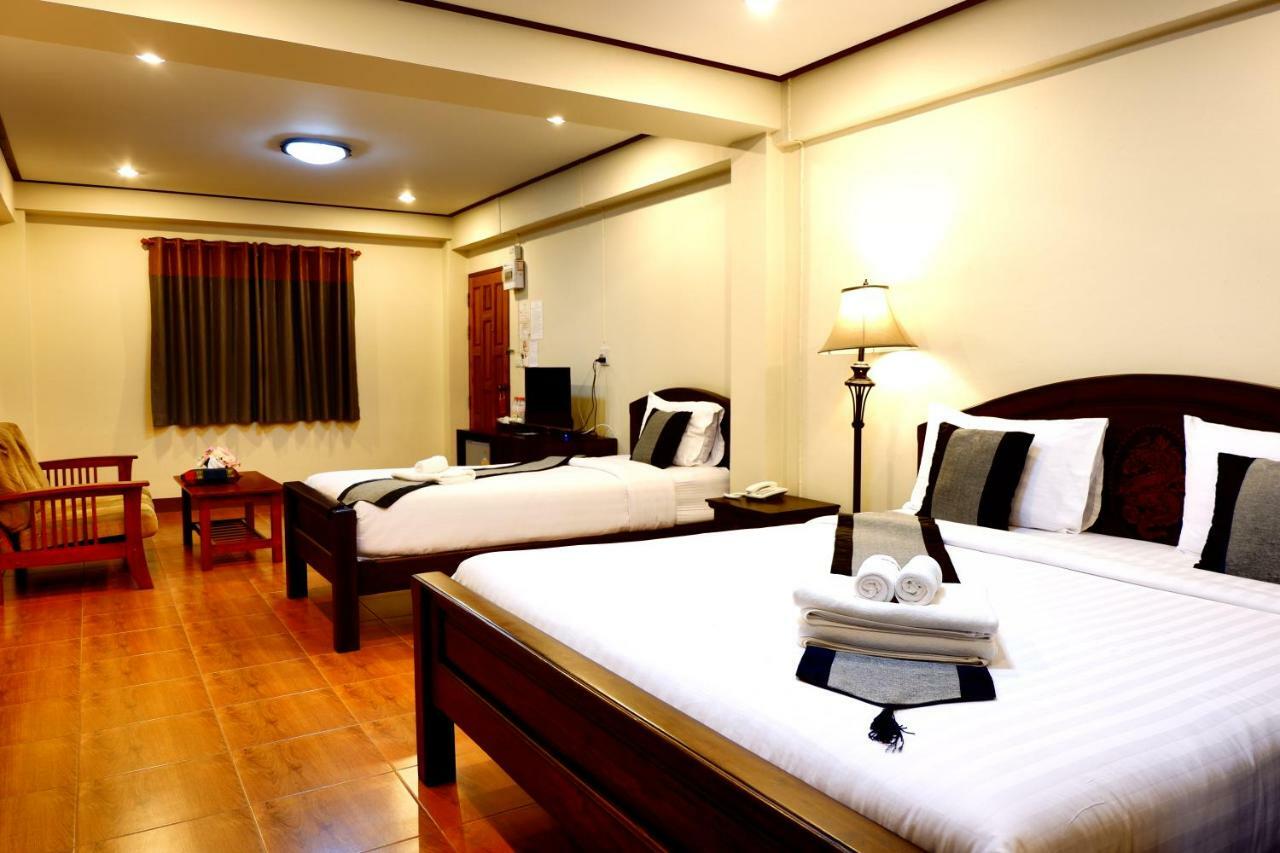 Nanbaankhun Hotel Екстер'єр фото